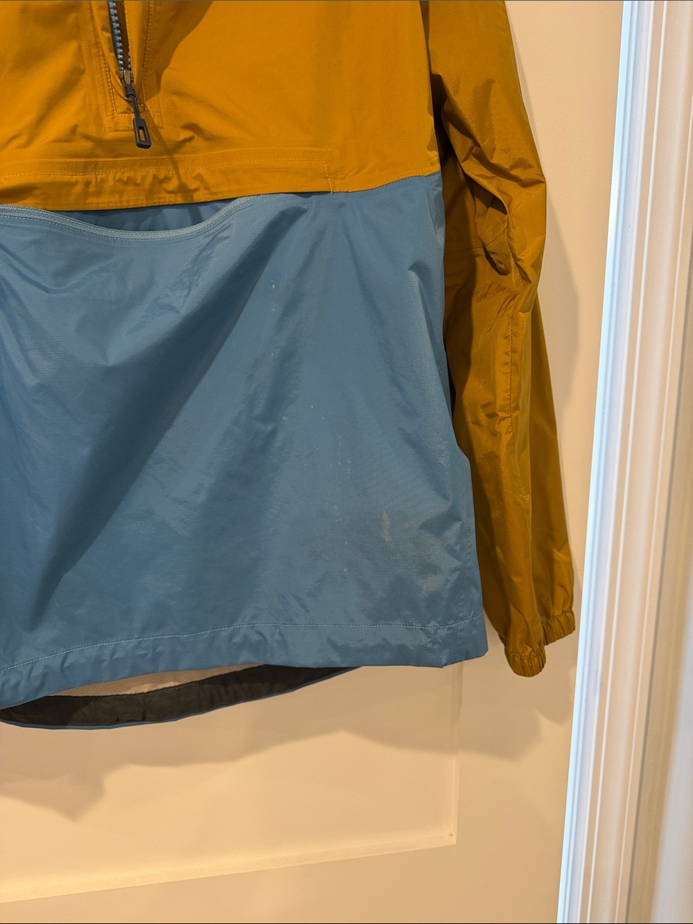 Patagonia K Two-Tone Mustard Yellow and Slate Blue Rain Anorak - Picture 2 of 5
